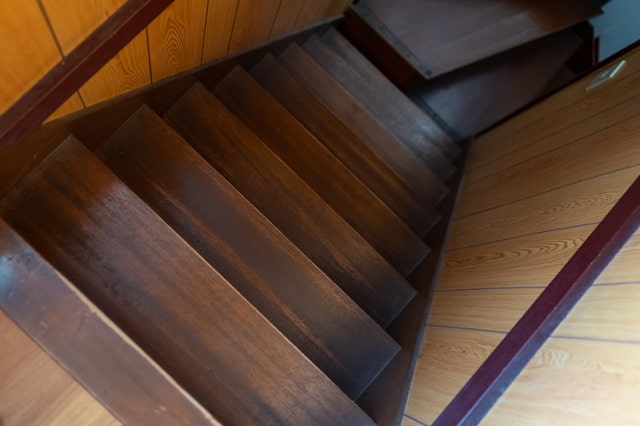 上りやすい階段の勾配とは？上りにくい階段ならリフォームも可能！